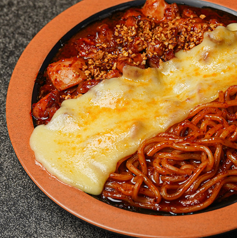 매운고추장닭다리살볶음